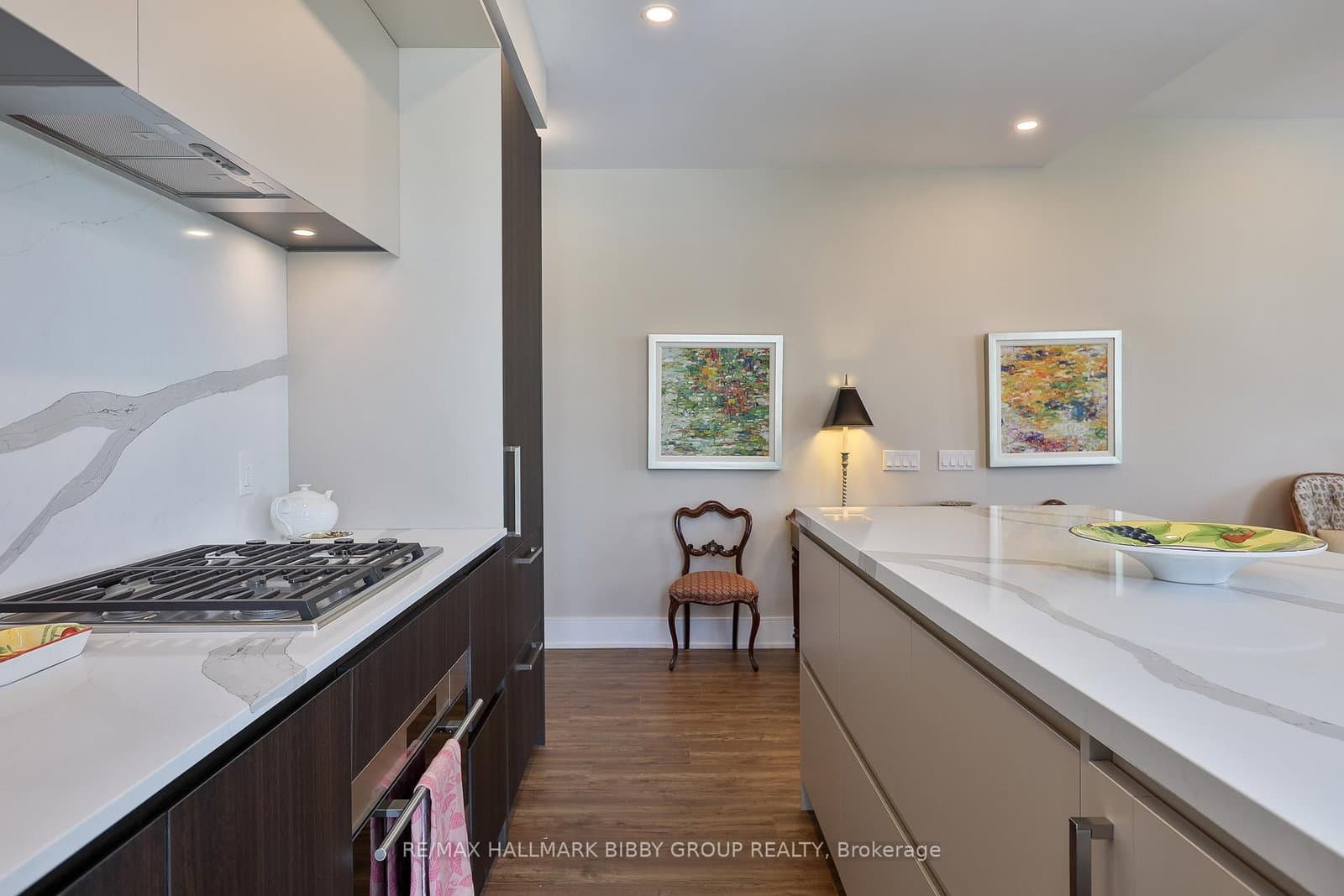 1 Hillsdale Avenue W, Unit 902 thumbnail 18