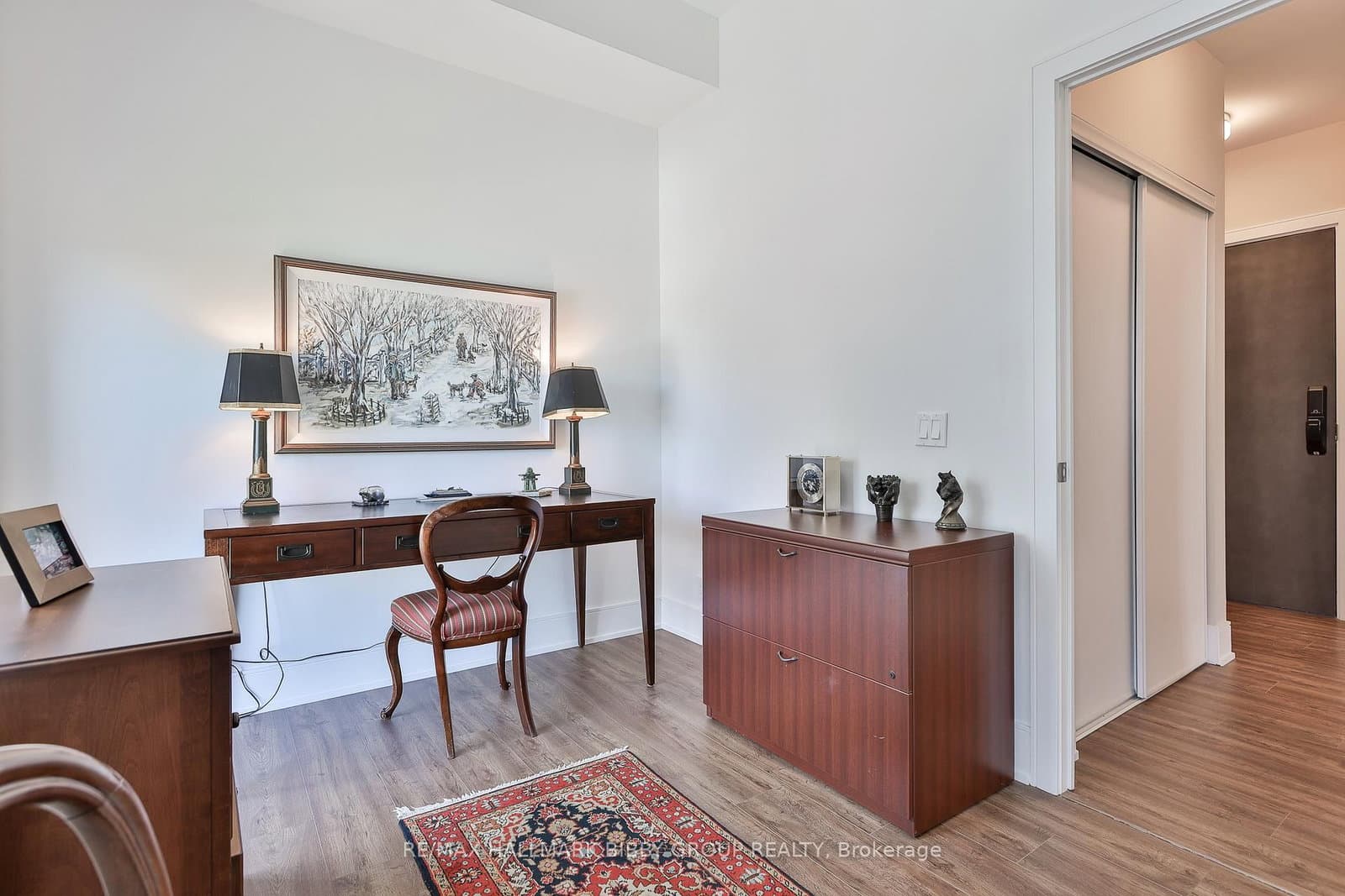 1 Hillsdale Avenue W, Unit 902 thumbnail 30