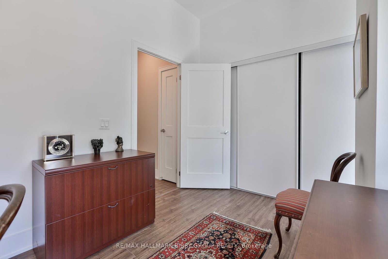 1 Hillsdale Avenue W, Unit 902 thumbnail 31