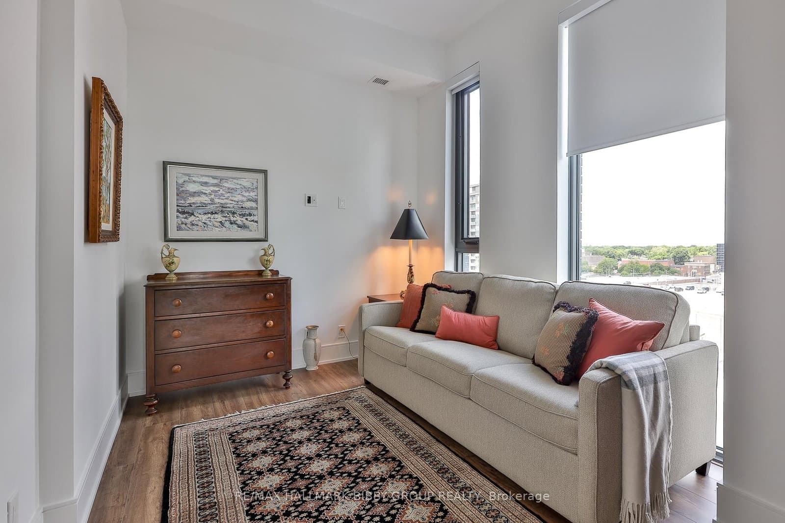 1 Hillsdale Avenue W, Unit 902 thumbnail 32