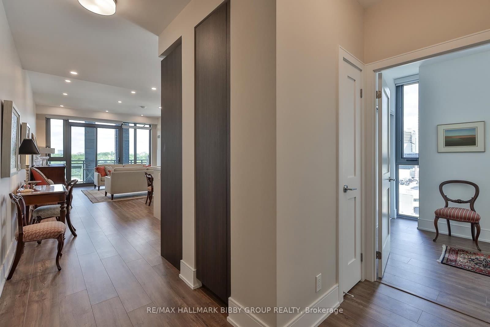 1 Hillsdale Avenue W, Unit 902 thumbnail 35