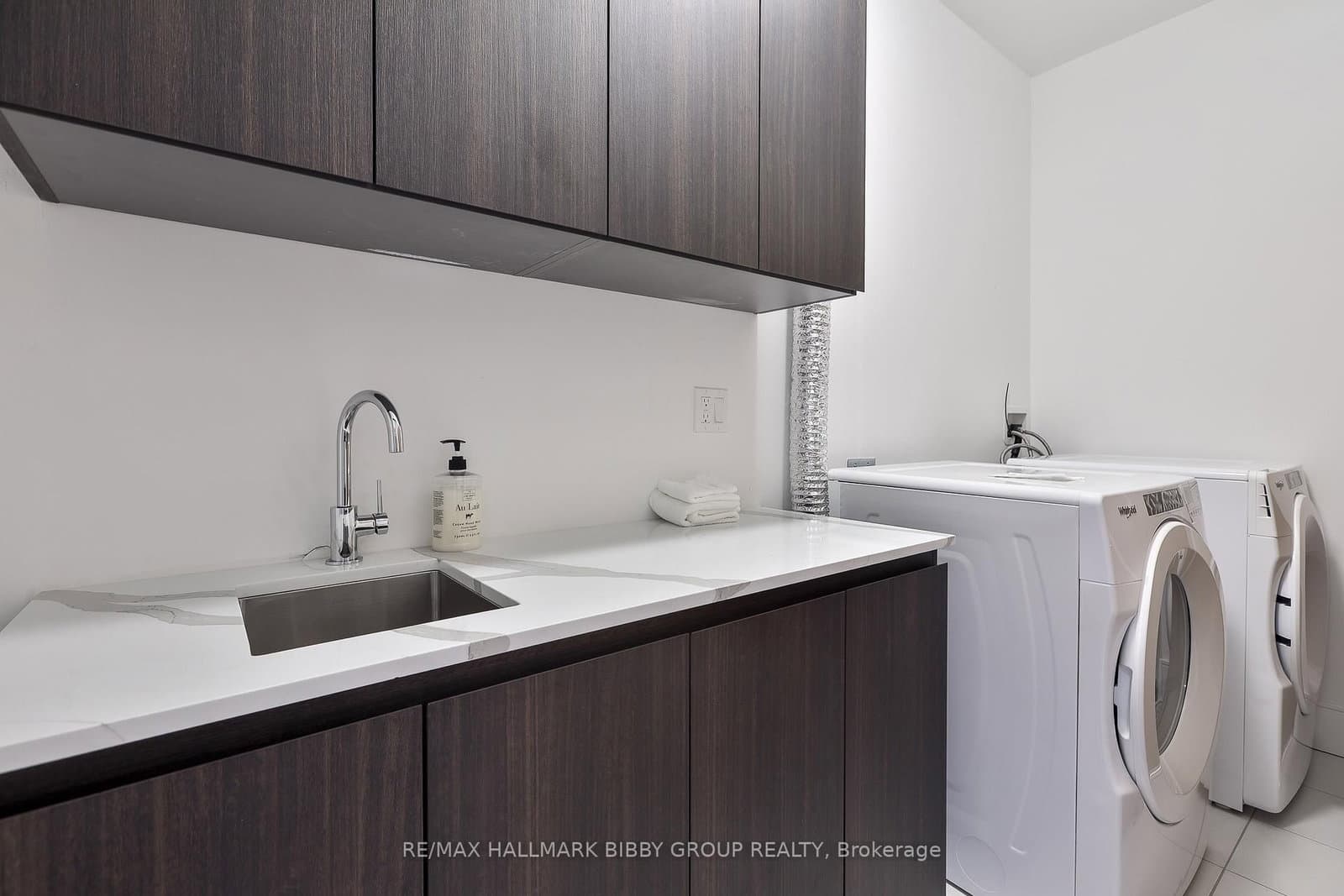 1 Hillsdale Avenue W, Unit 902 thumbnail 38