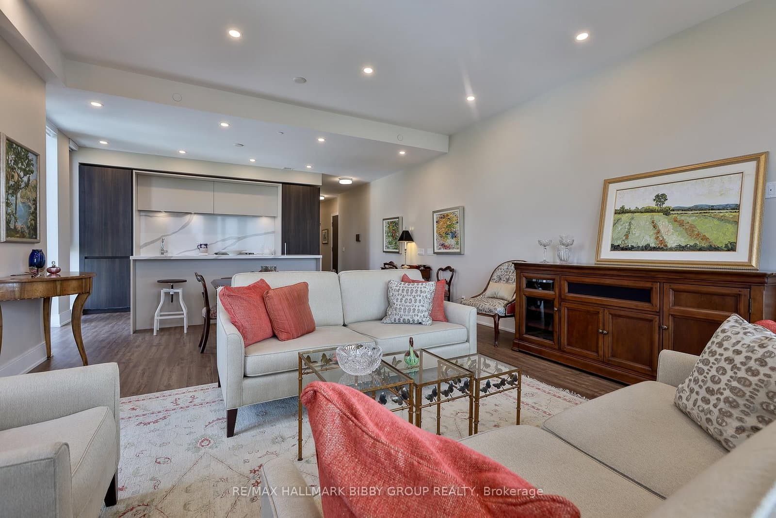 1 Hillsdale Avenue W, Unit 902 thumbnail 4