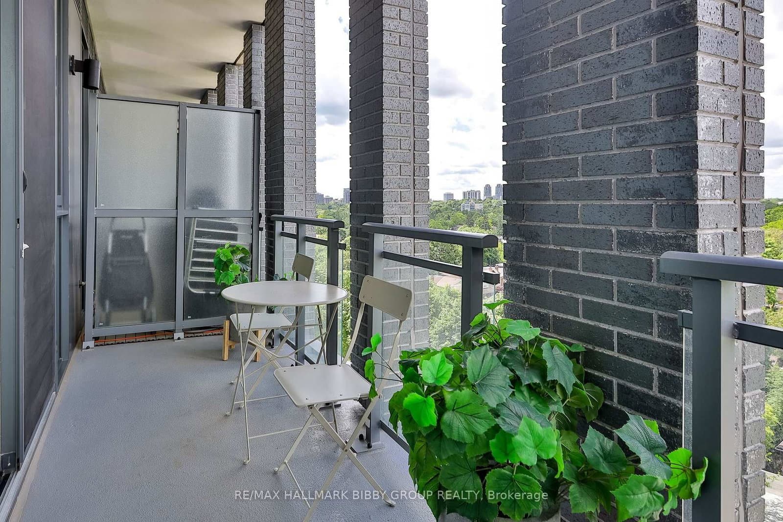 1 Hillsdale Avenue W, Unit 902 thumbnail 40