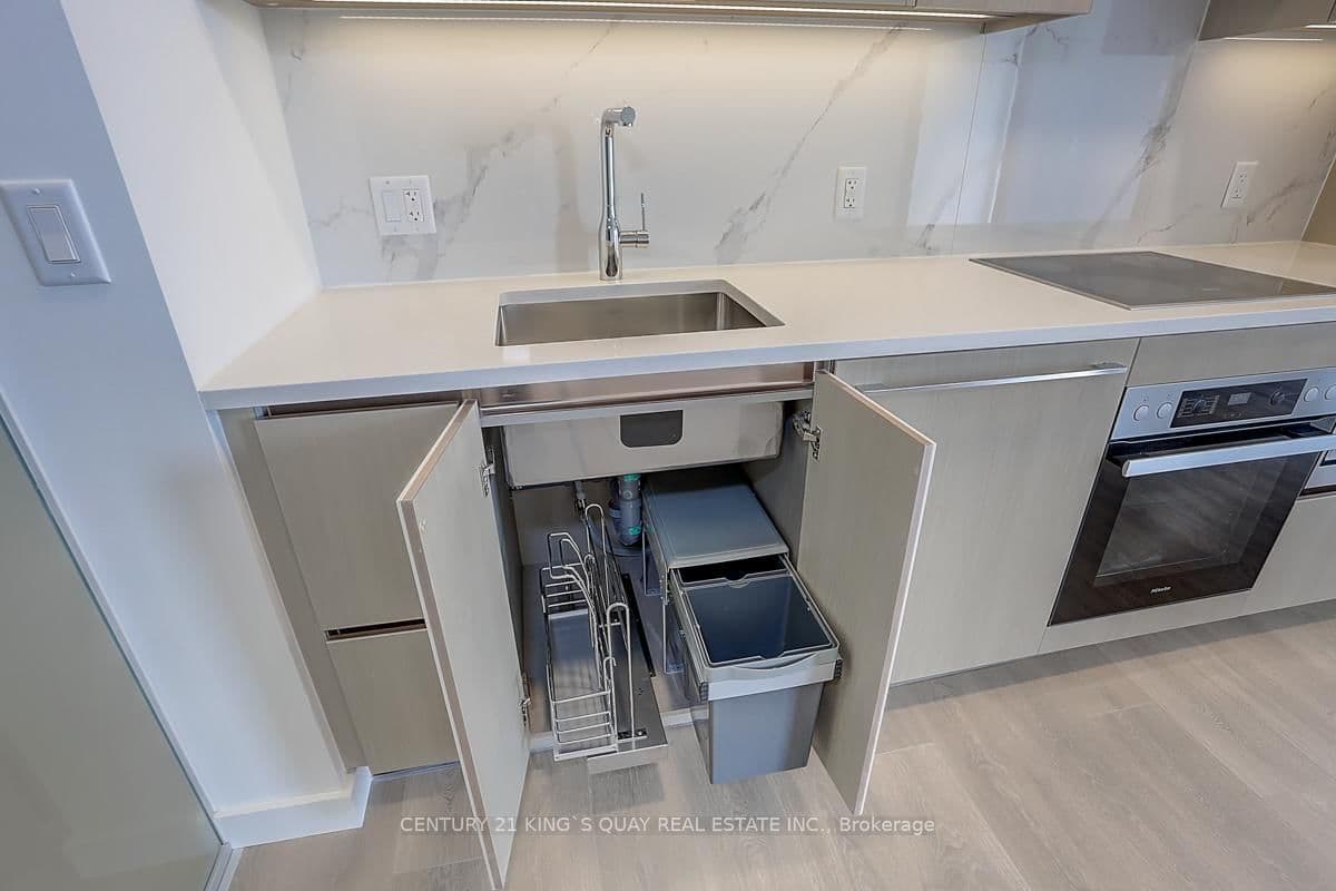 25 Mcmahon Drive, Unit 601 thumbnail 24