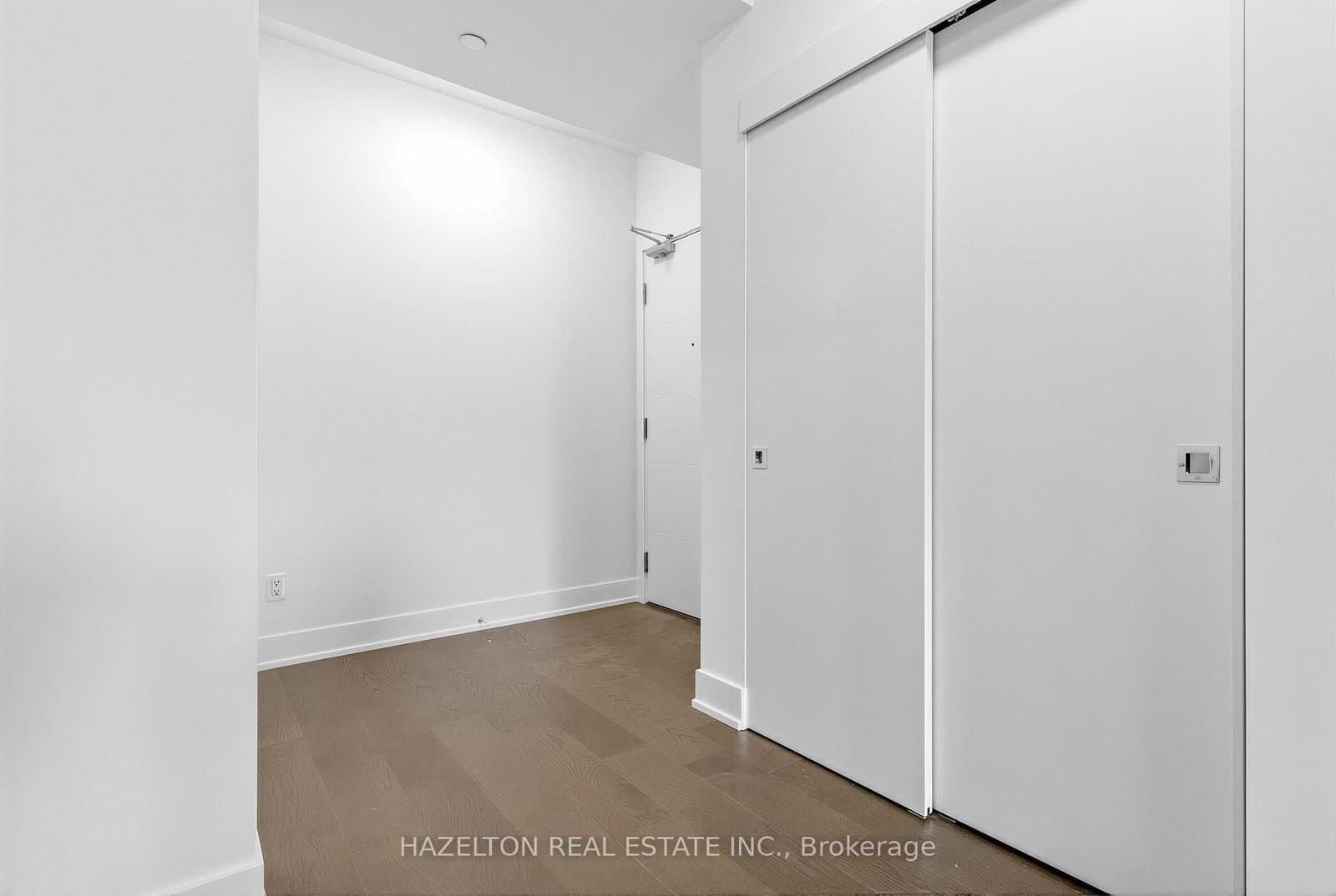 8 Manor Road W, Unit 711 thumbnail 11