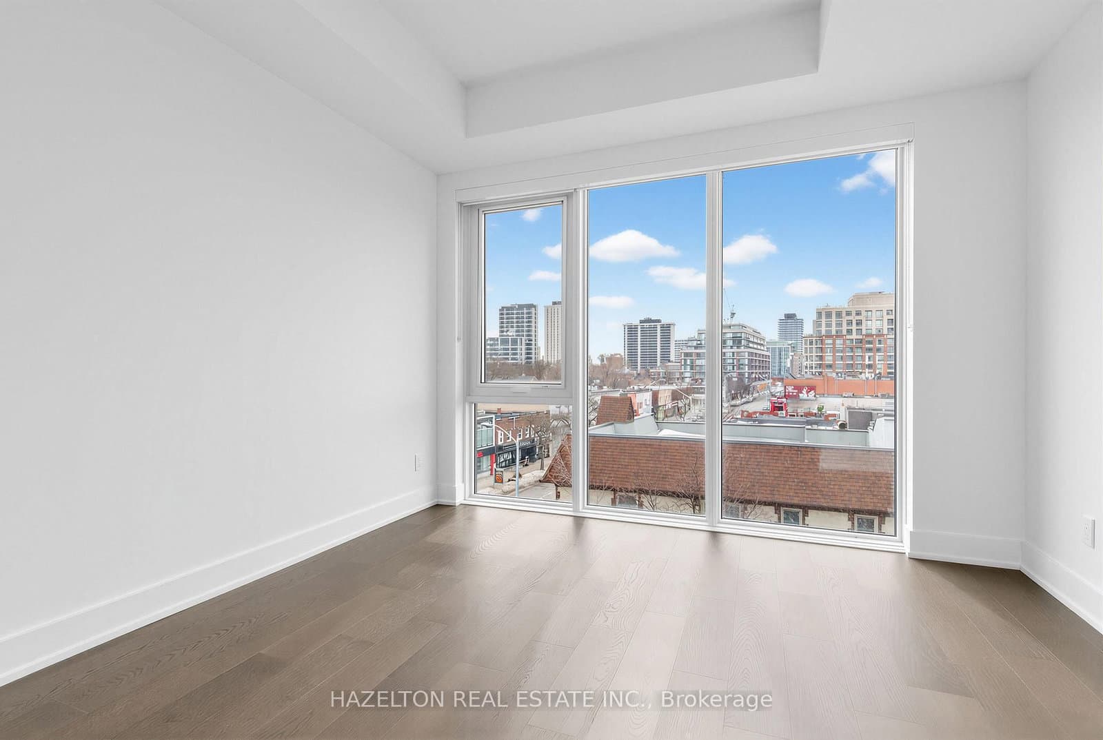 8 Manor Road W, Unit 711 thumbnail 13