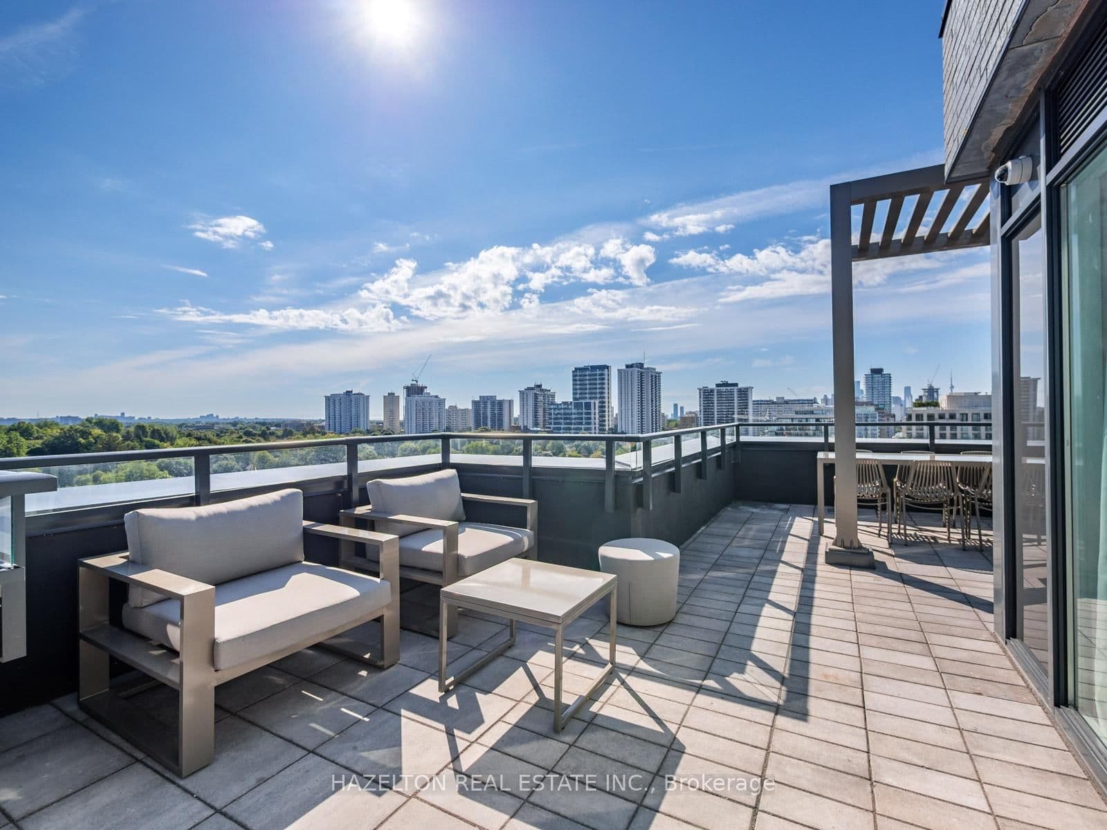 8 Manor Road W, Unit 711 thumbnail 22