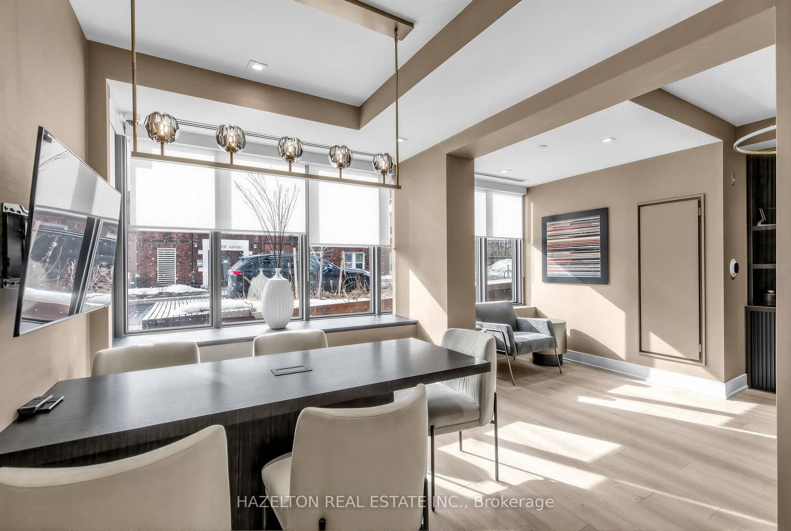 8 Manor Road W, Unit 711 thumbnail 25