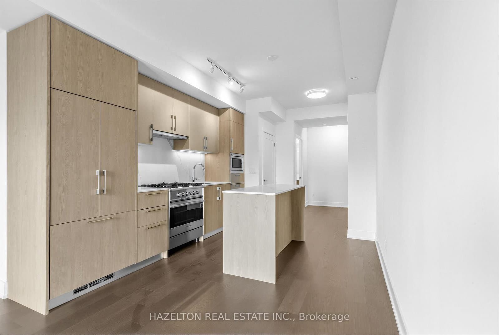 8 Manor Road W, Unit 711 thumbnail 4