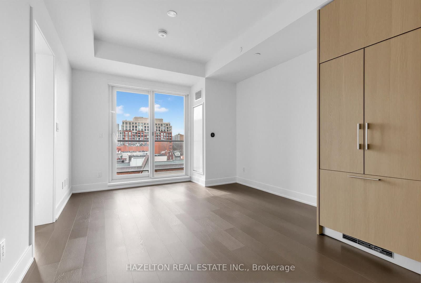 8 Manor Road W, Unit 711 thumbnail 7