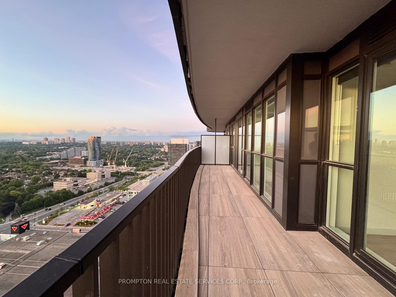 68 Esther Shiner Boulevard, Unit 2906 thumbnail 18