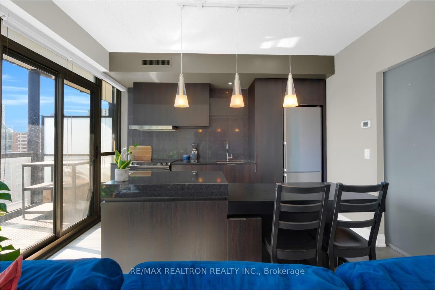 101 Charles Street E, Unit 1311 thumbnail 3