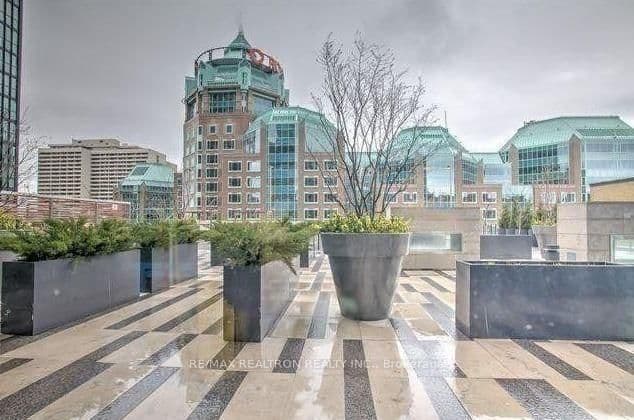 101 Charles Street E, Unit 1311 thumbnail 32