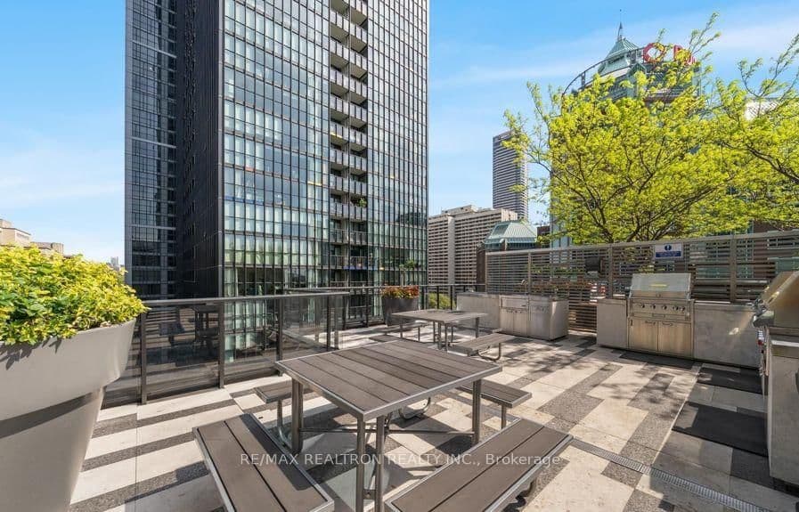101 Charles Street E, Unit 1311 thumbnail 33