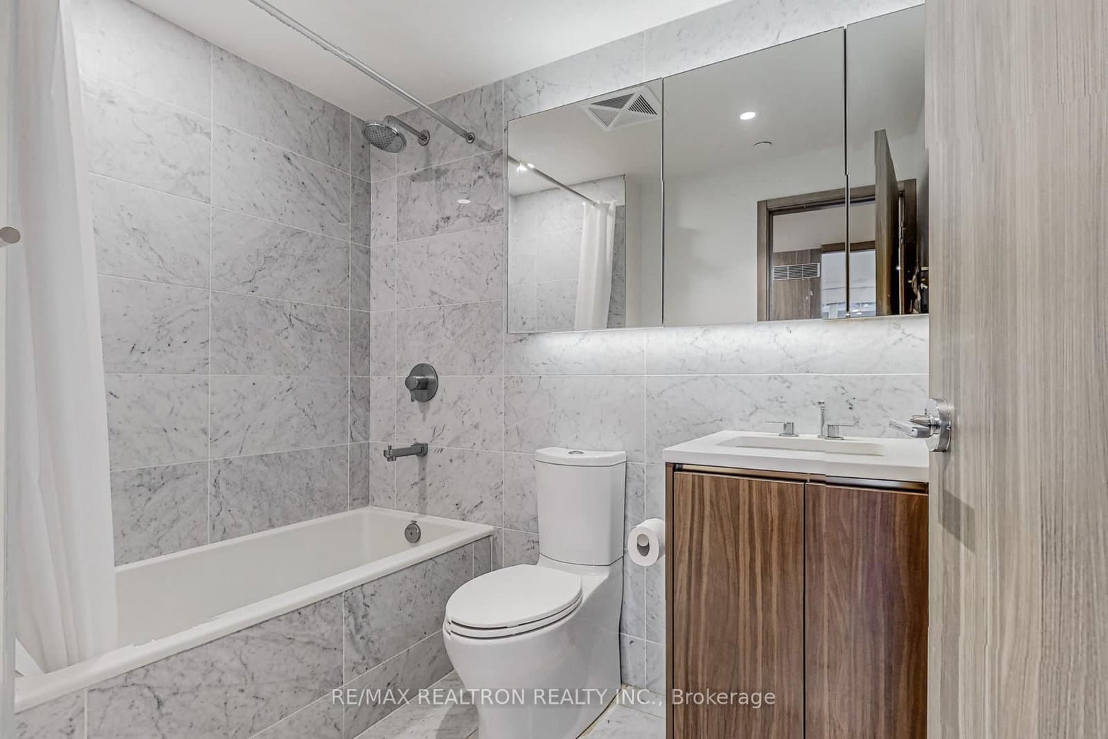 85 Mcmahon Drive, Unit 3106 thumbnail 23
