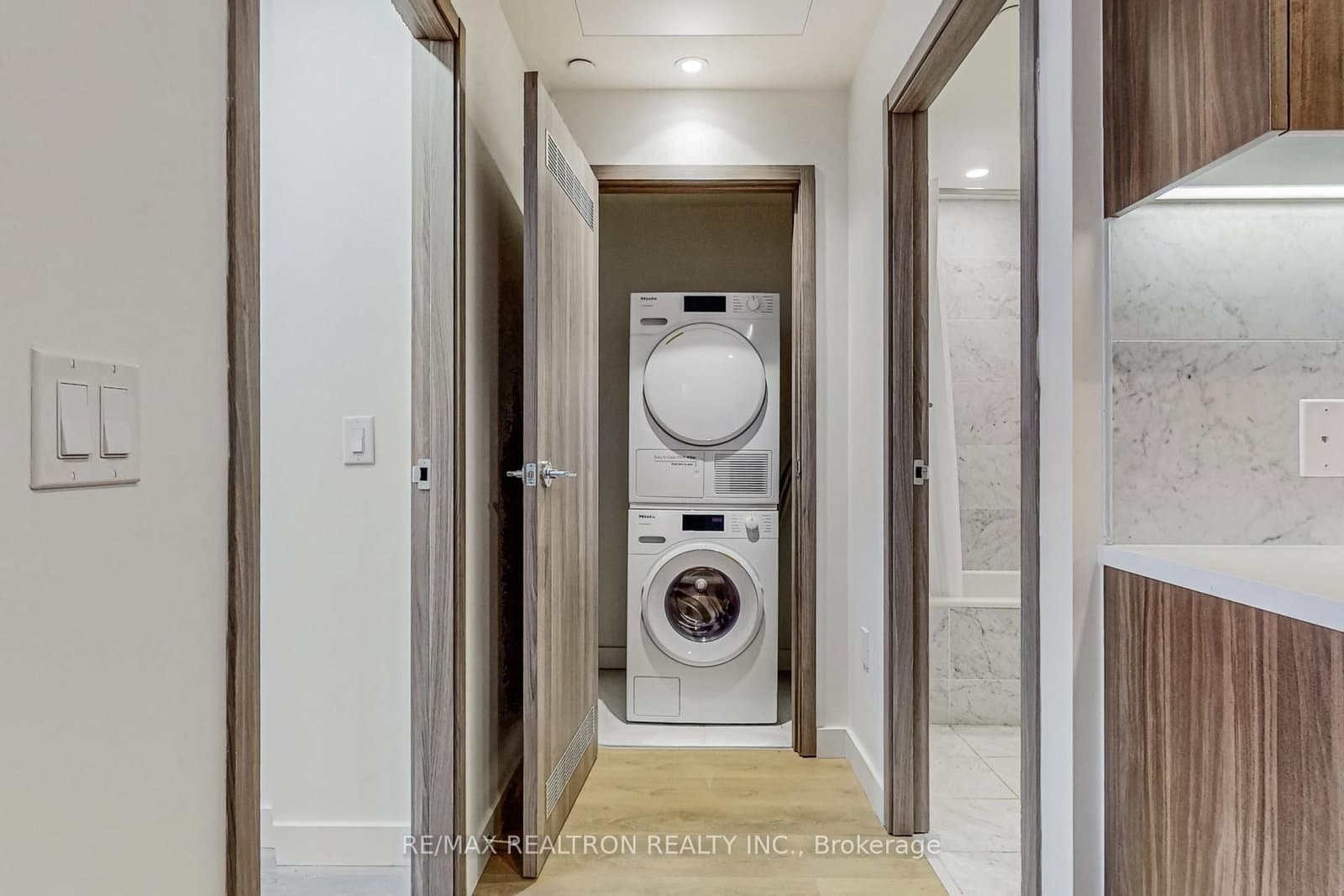 85 Mcmahon Drive, Unit 3106 thumbnail 25