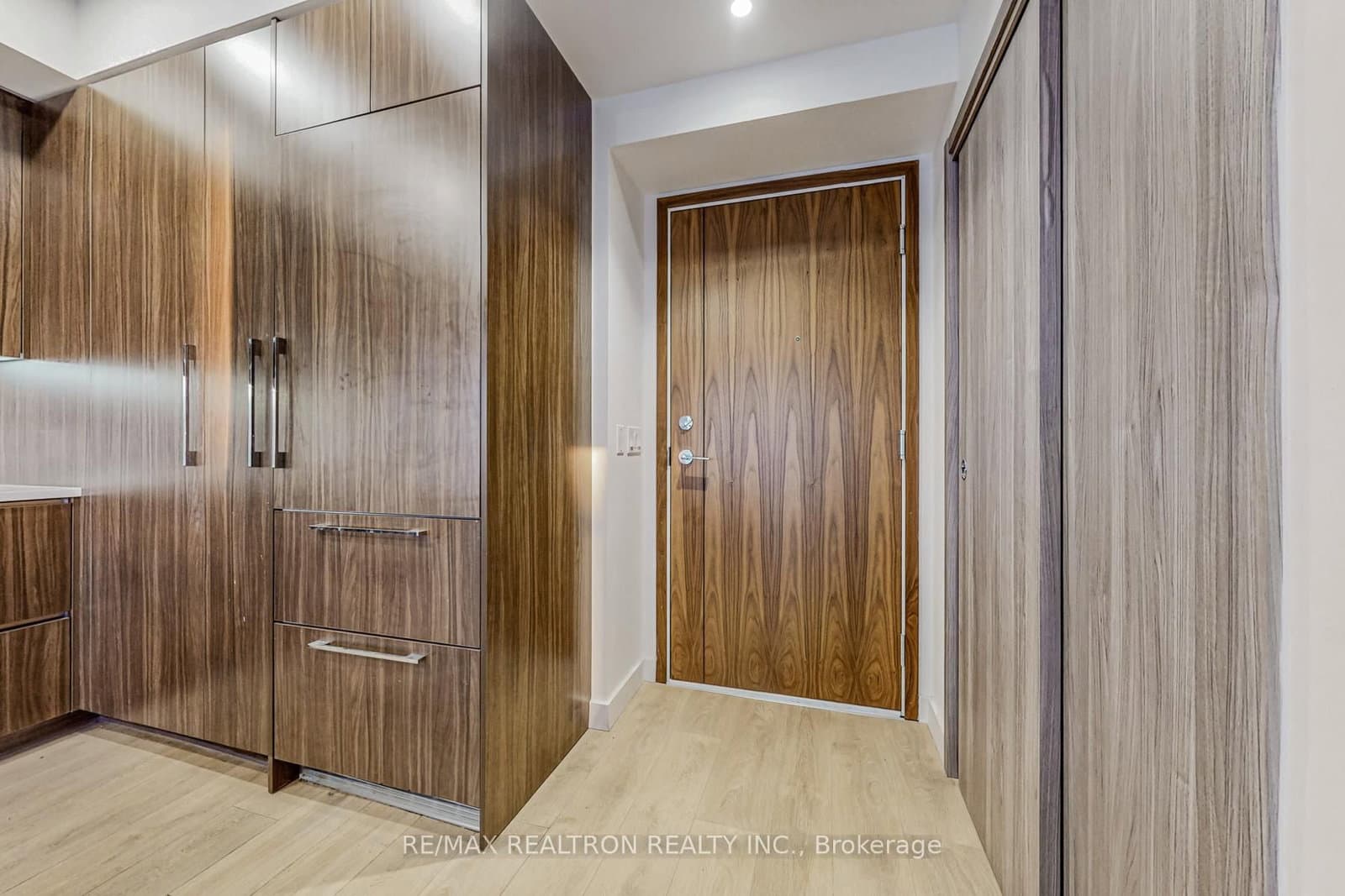 85 Mcmahon Drive, Unit 3106 thumbnail 4