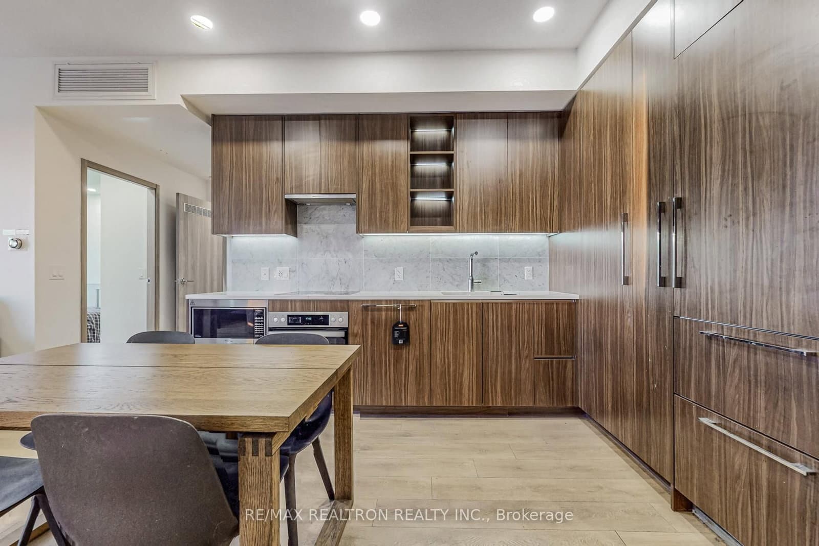 85 Mcmahon Drive, Unit 3106 thumbnail 6