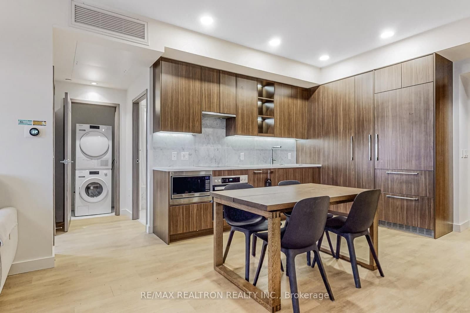 85 Mcmahon Drive, Unit 3106 thumbnail 9