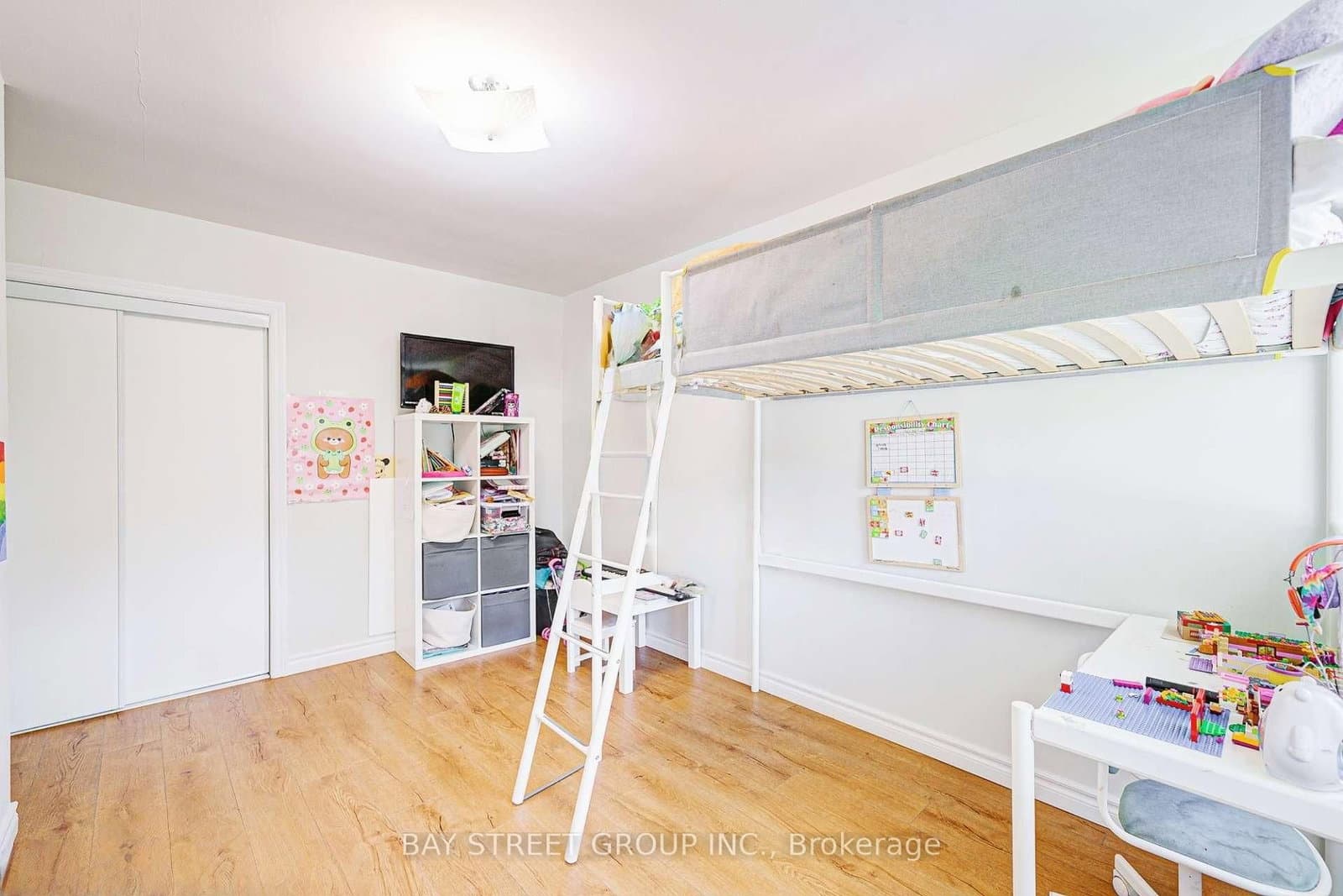 125 Connaught Avenue thumbnail 19