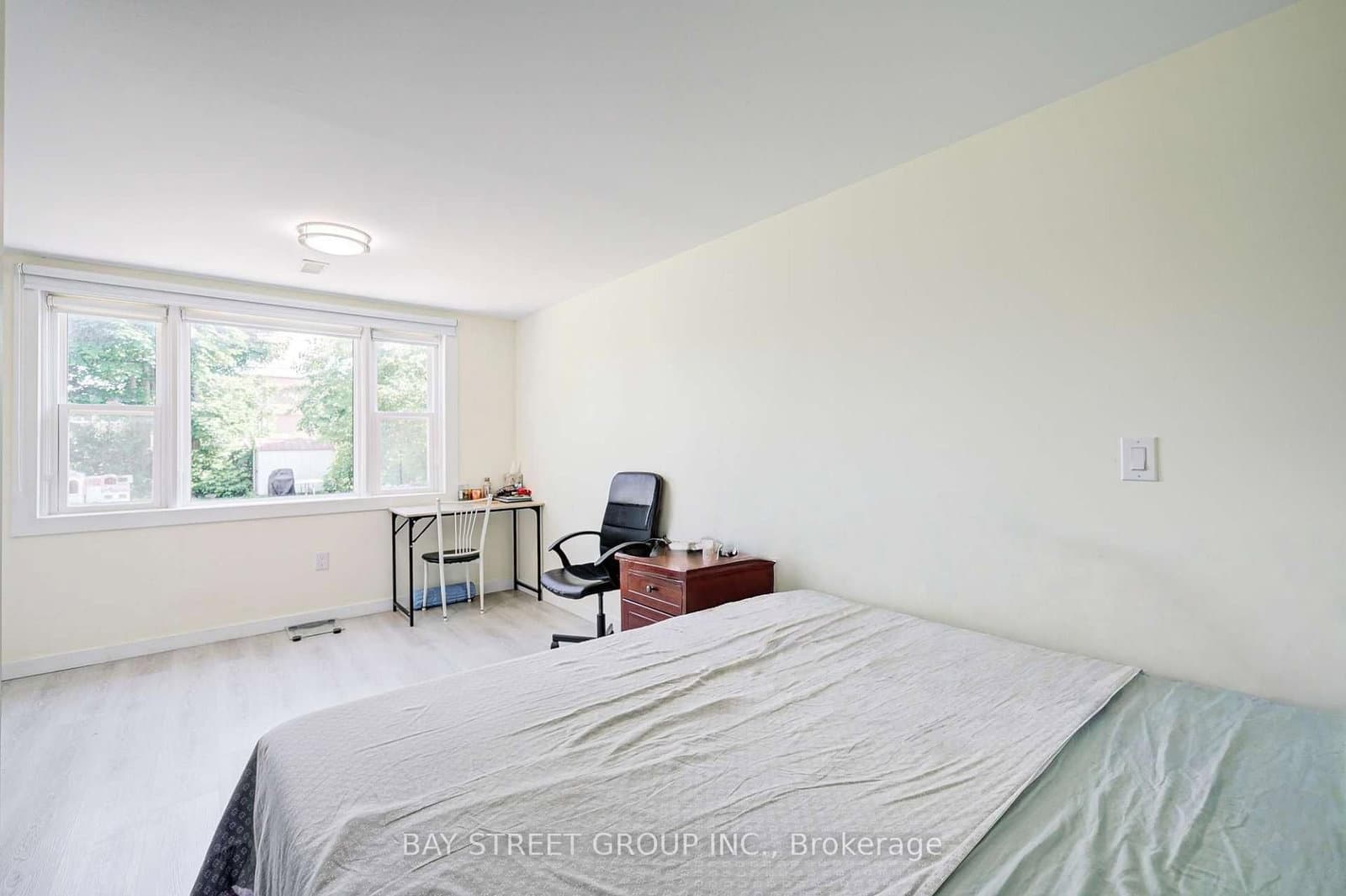 125 Connaught Avenue thumbnail 25