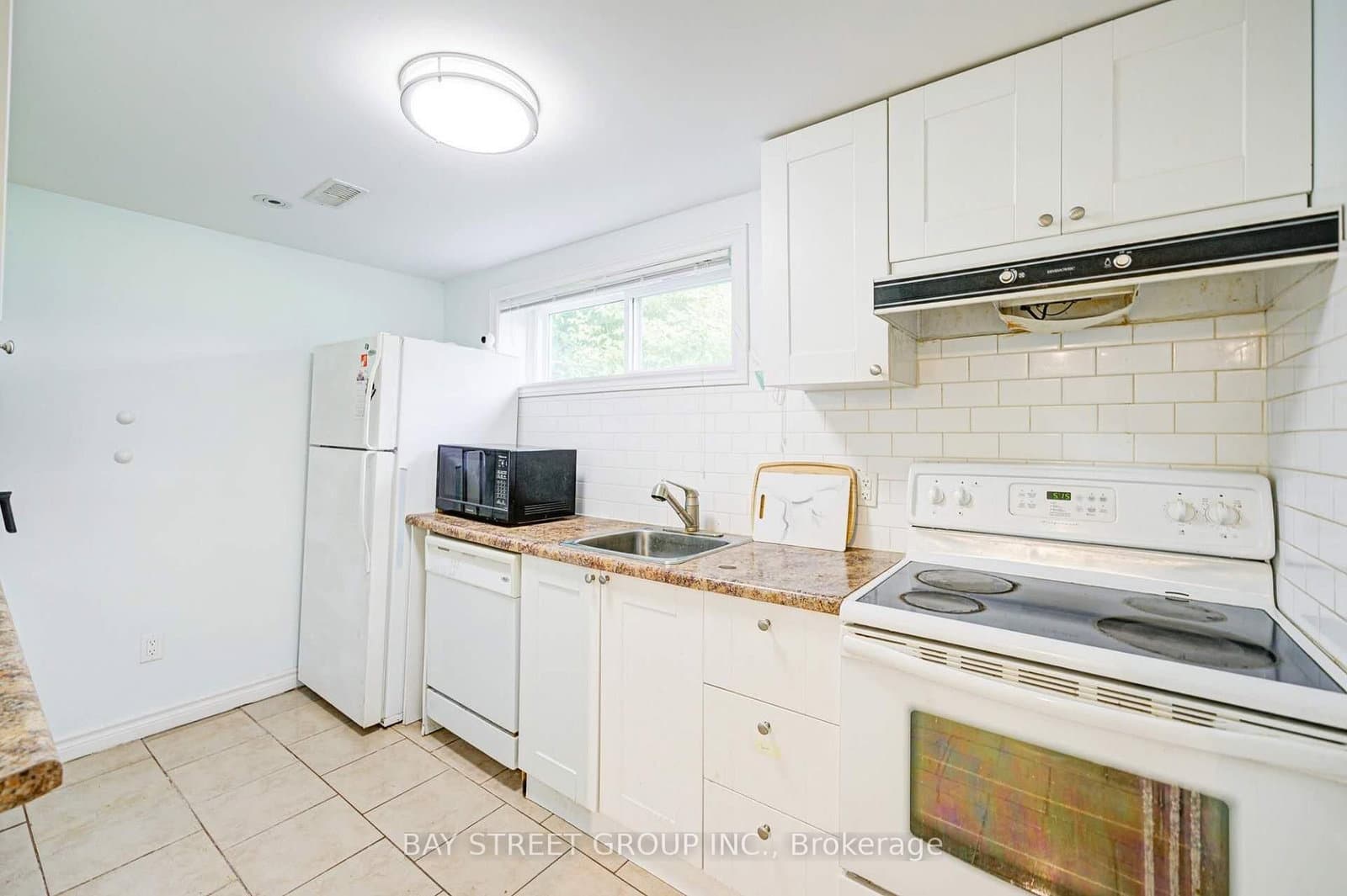 125 Connaught Avenue thumbnail 30