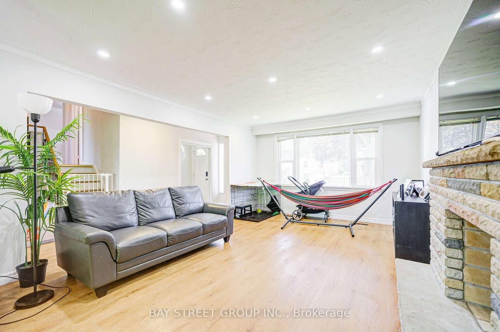 125 Connaught Avenue thumbnail 4