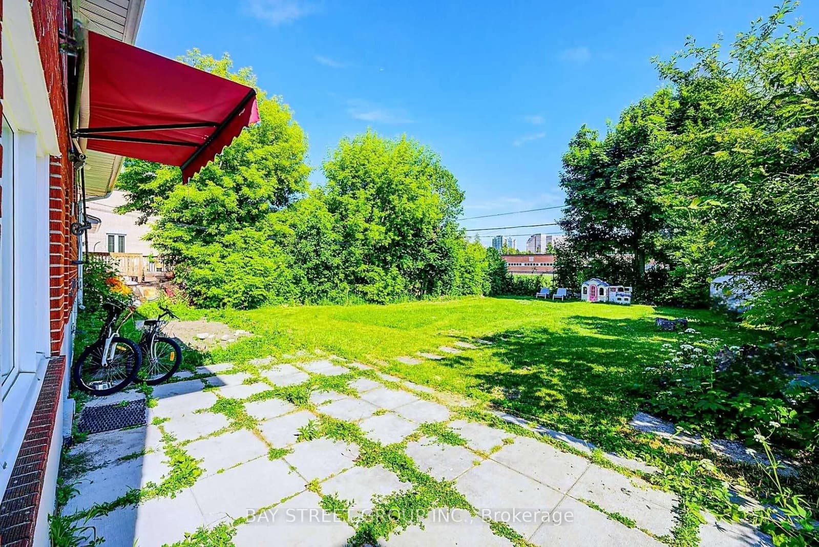 125 Connaught Avenue thumbnail 40