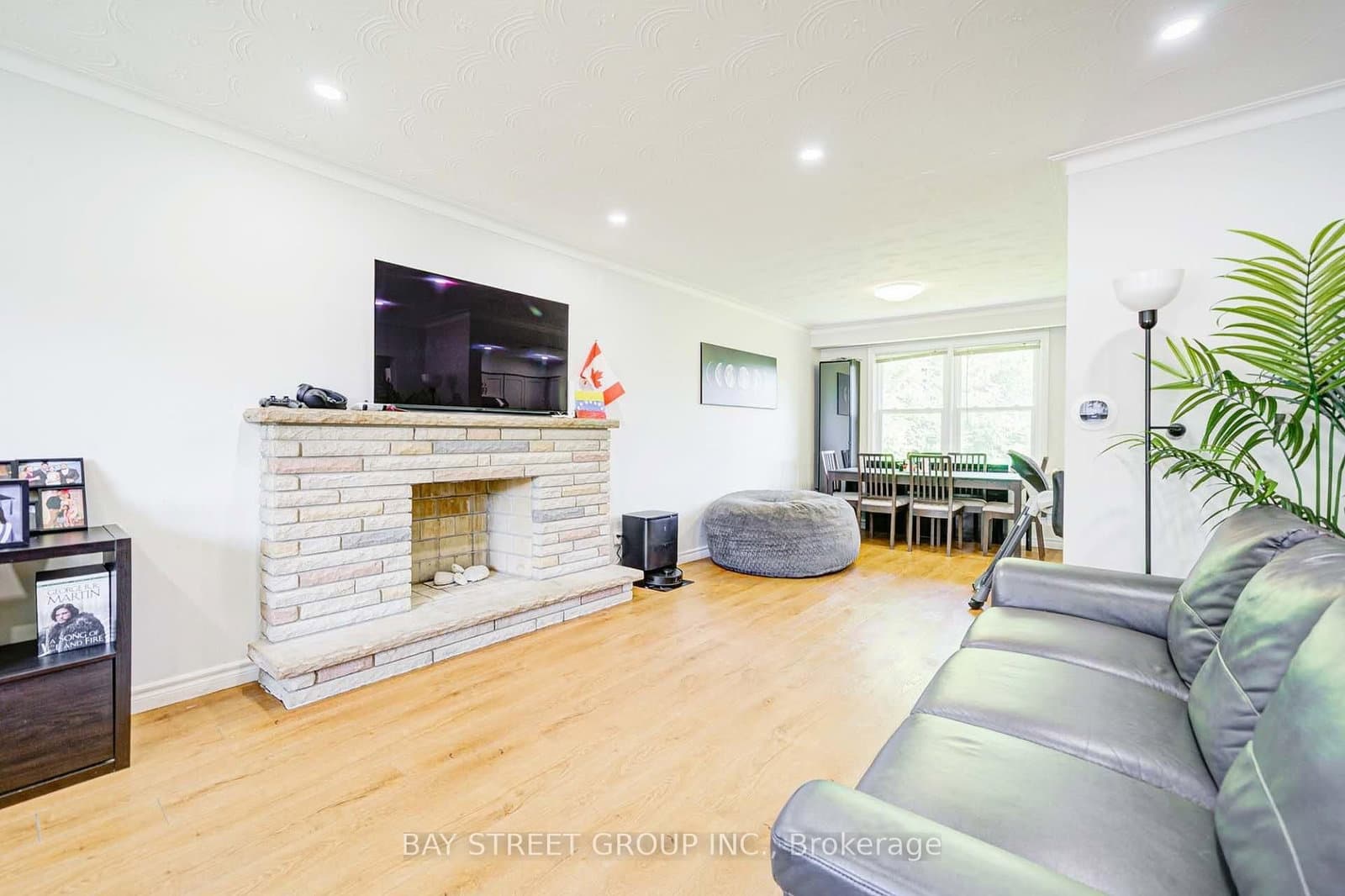 125 Connaught Avenue thumbnail 7