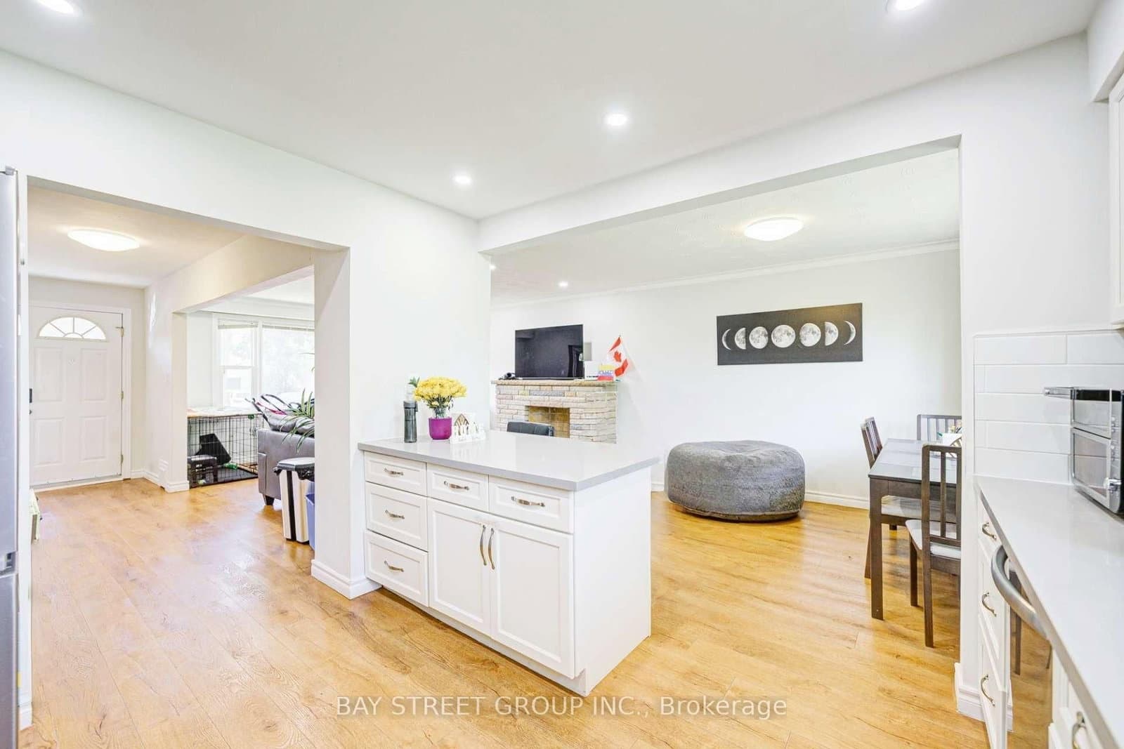 125 Connaught Avenue thumbnail 9