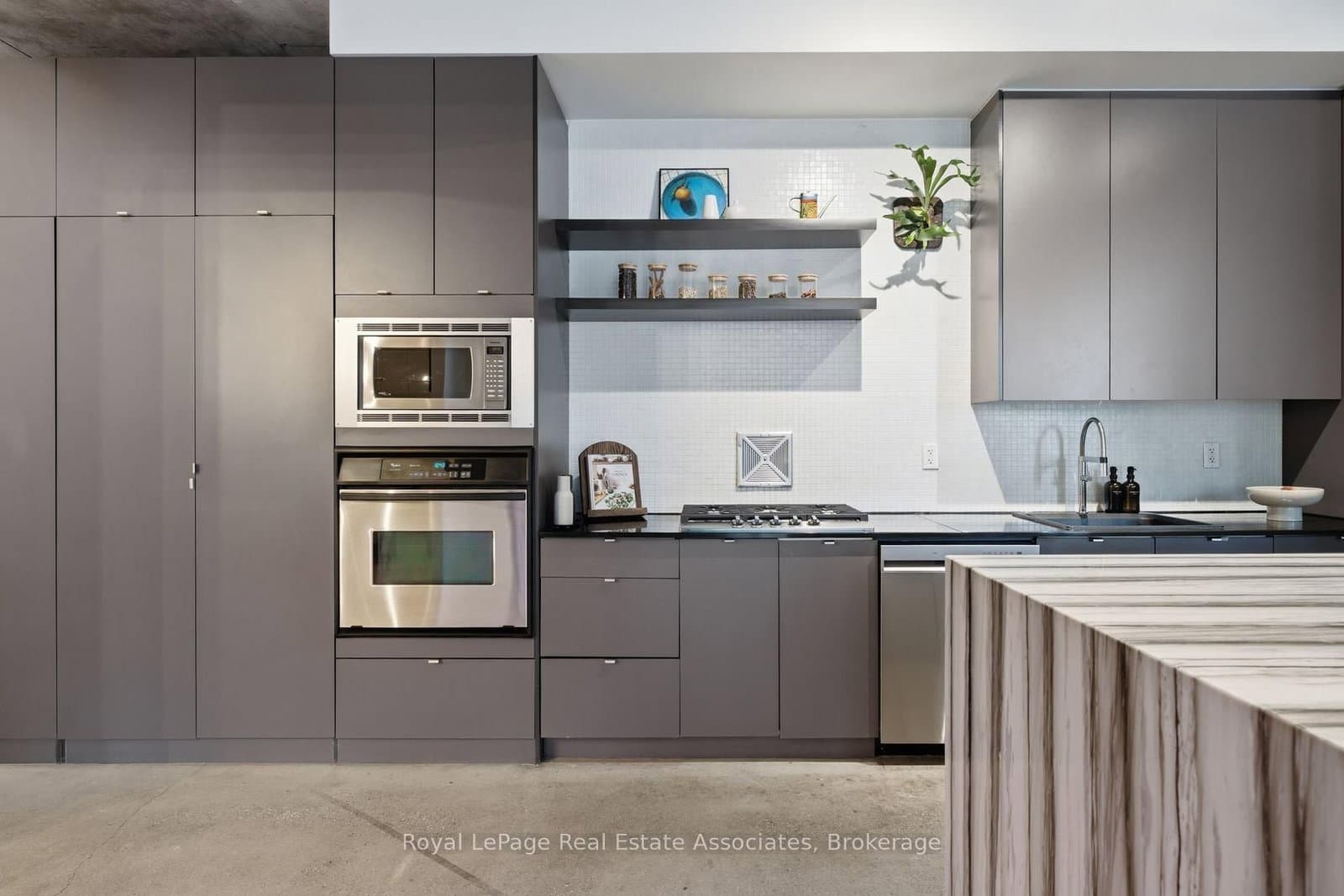 19 Brant Street, Unit 204 thumbnail 7