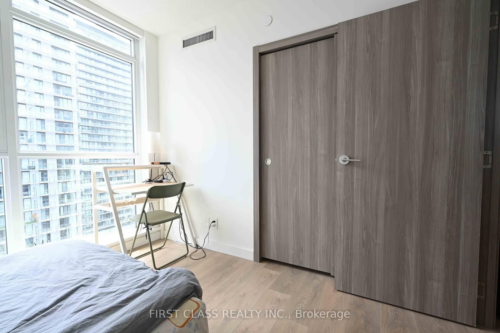 38 Widmer Street, Unit 3907 thumbnail 11