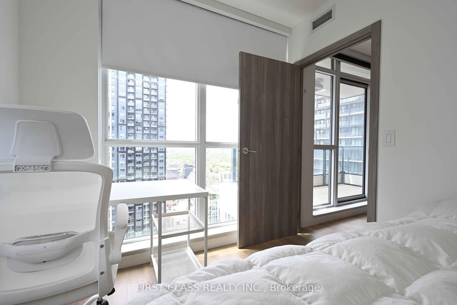38 Widmer Street, Unit 3907 thumbnail 17