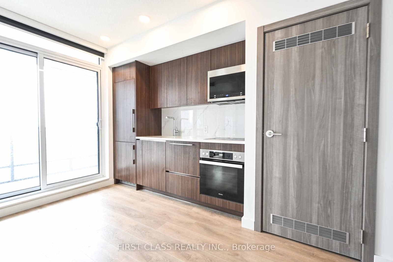 38 Widmer Street, Unit 3907 thumbnail 4