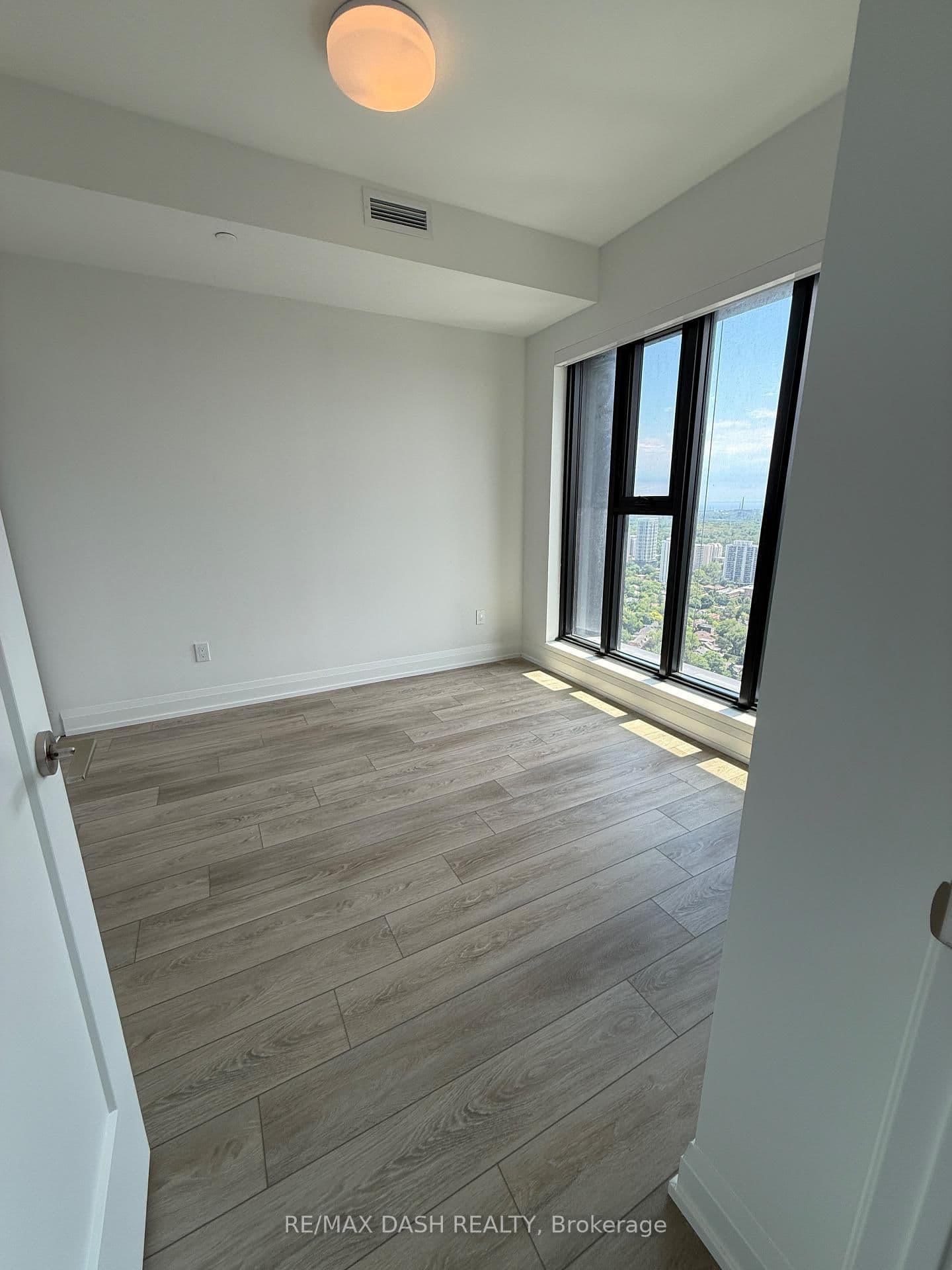 20 Soudan Avenue, Unit 3804 thumbnail 13