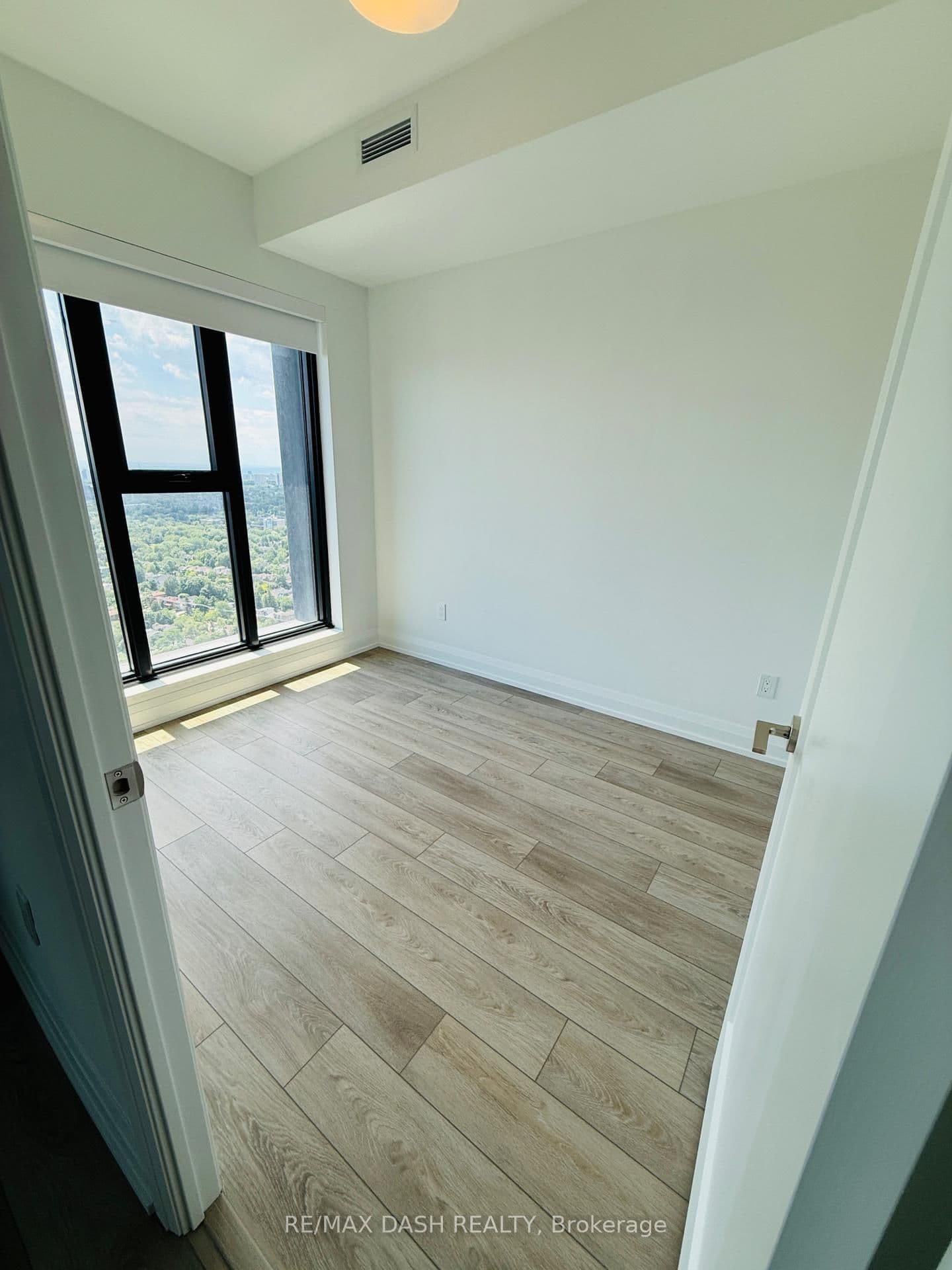20 Soudan Avenue, Unit 3804 thumbnail 16