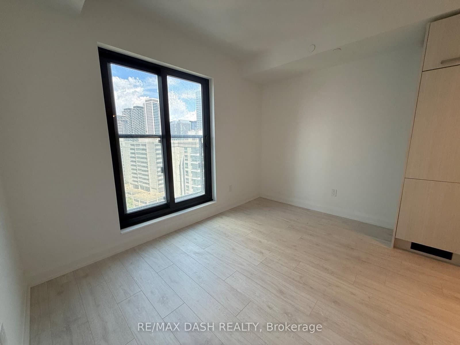 20 Soudan Avenue, Unit 1501 thumbnail 11