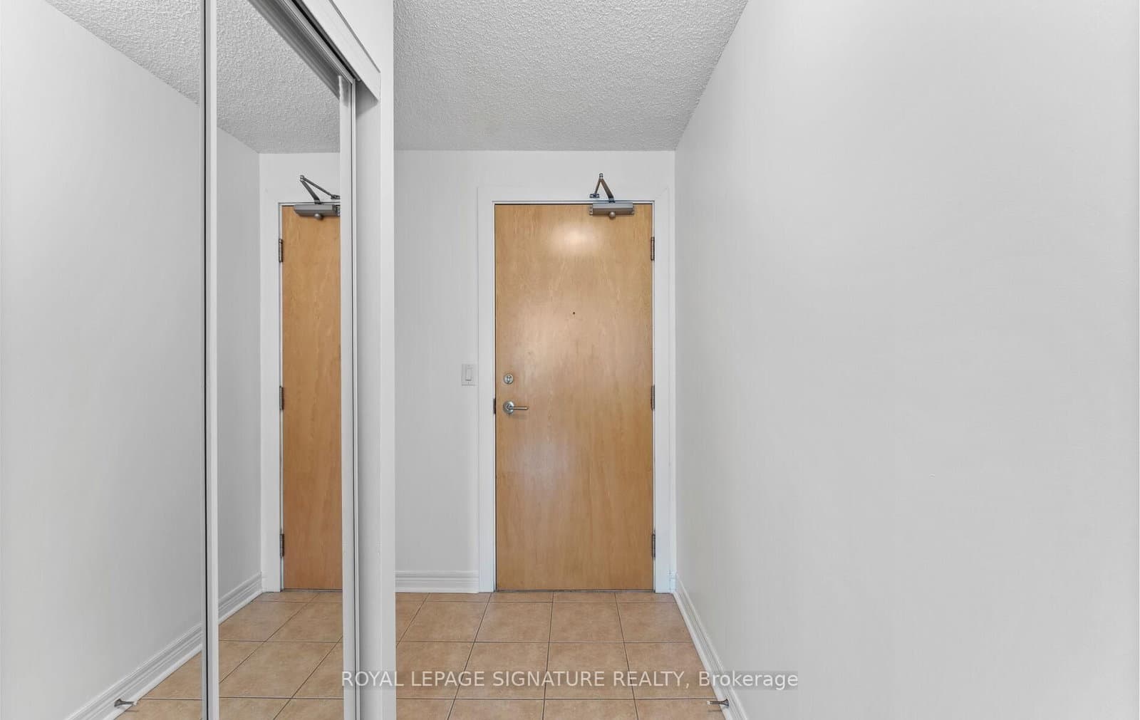 212 Eglinton Avenue E, Unit 1411 thumbnail 3