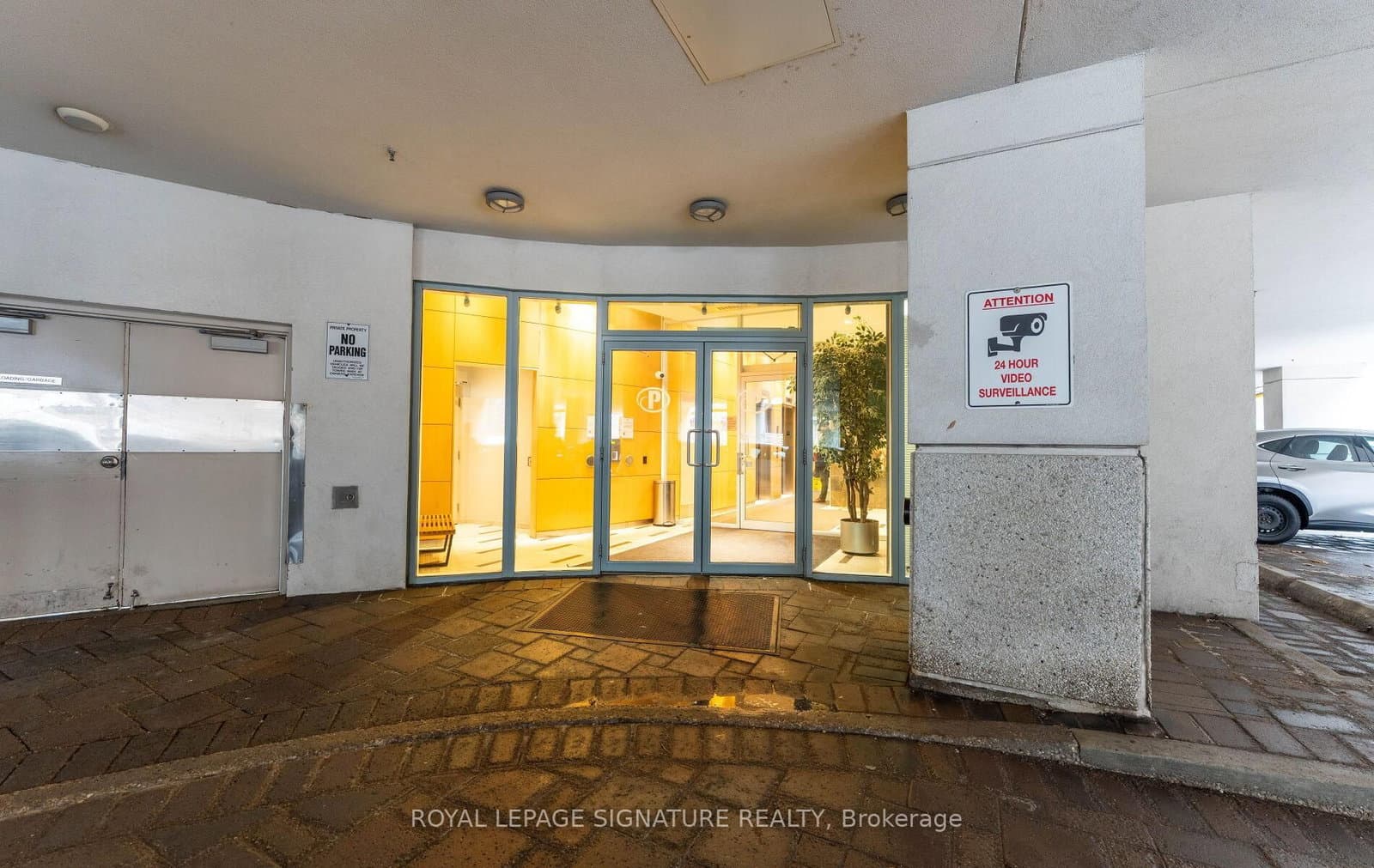 212 Eglinton Avenue E, Unit 1411 thumbnail 33
