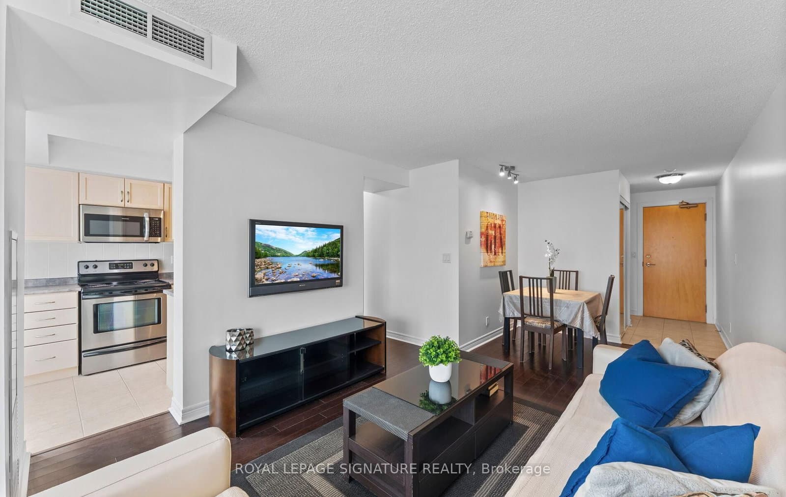 212 Eglinton Avenue E, Unit 1411 thumbnail 7