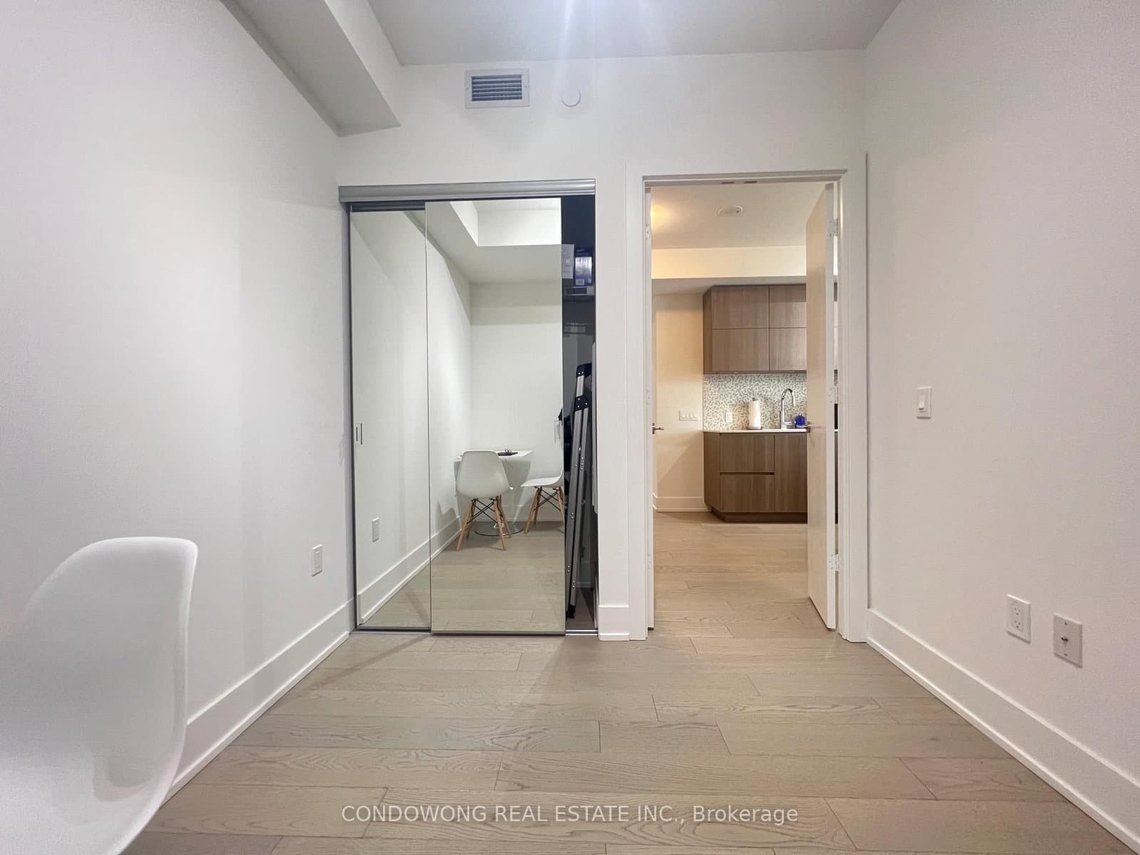 1 Yorkville Avenue, Unit 3801 thumbnail 15