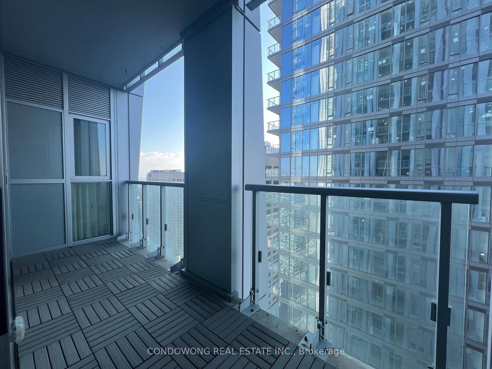 1 Yorkville Avenue, Unit 3801 thumbnail 16