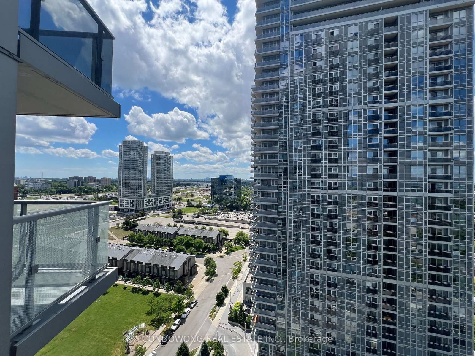 1 Yorkville Avenue, Unit 3801 thumbnail 17