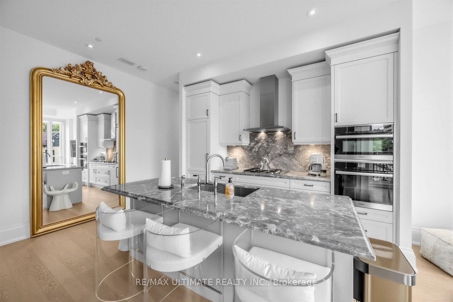 133 Hazelton Avenue, Unit 202 thumbnail 11