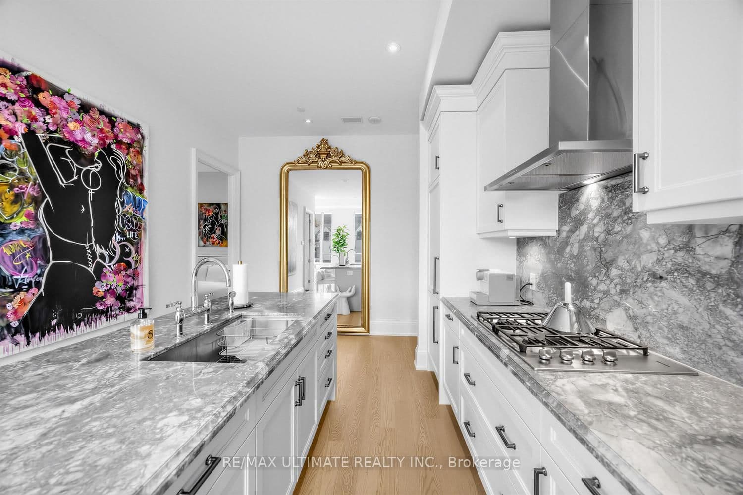 133 Hazelton Avenue, Unit 202 thumbnail 12