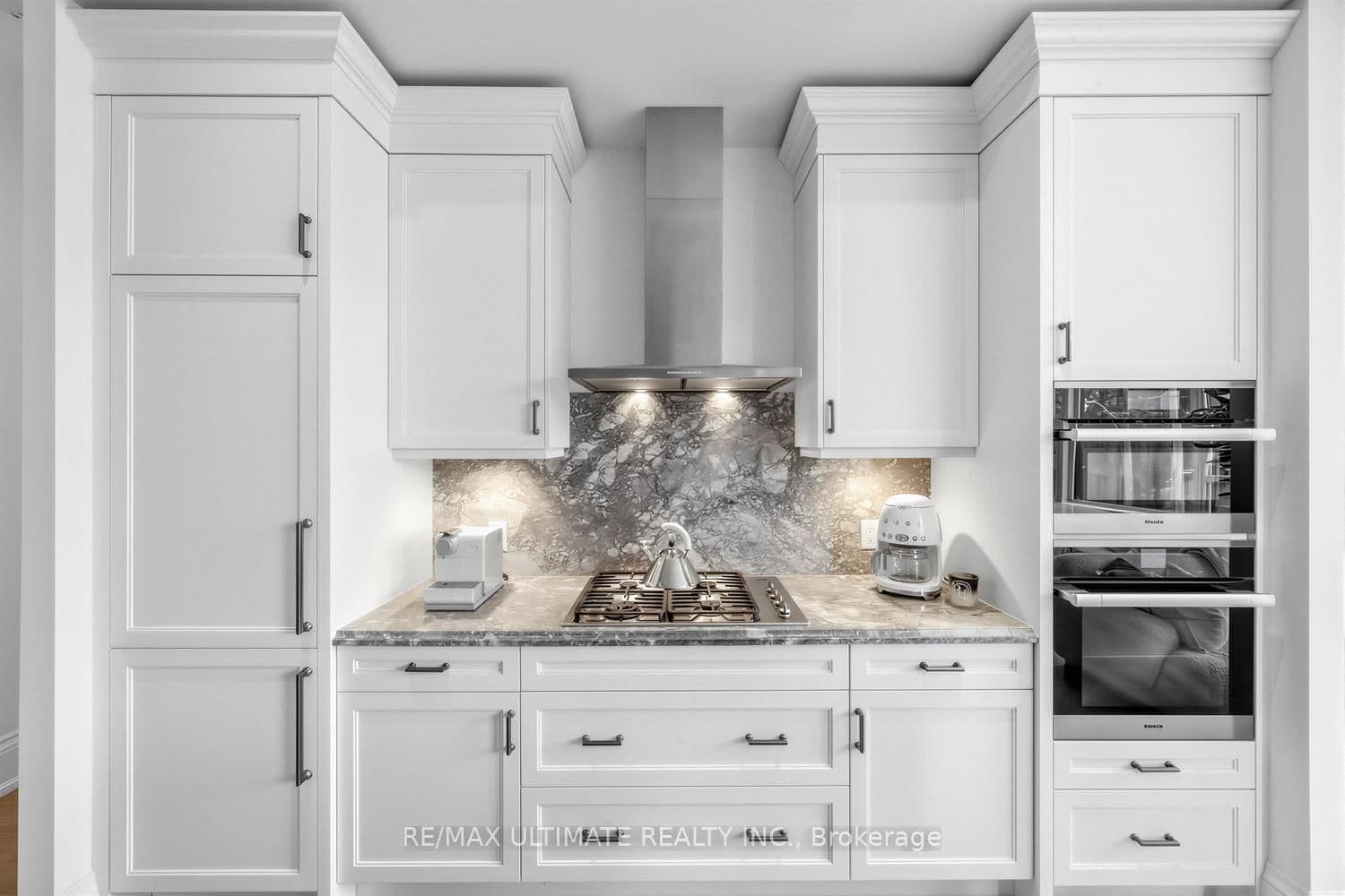133 Hazelton Avenue, Unit 202 thumbnail 14