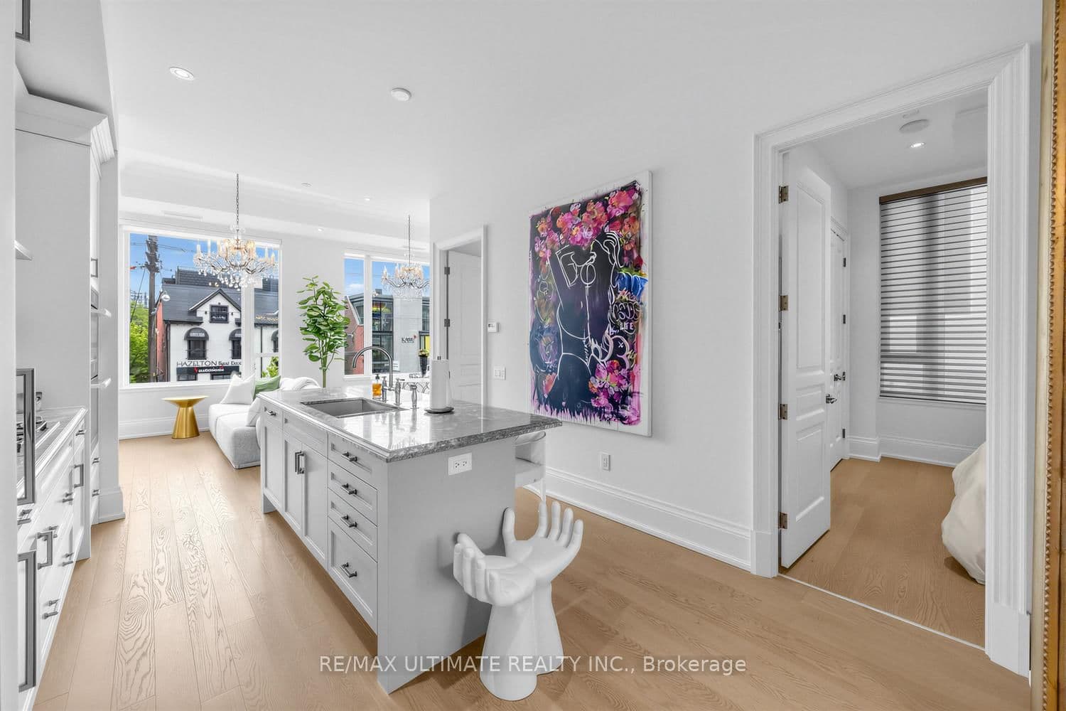 133 Hazelton Avenue, Unit 202 thumbnail 15