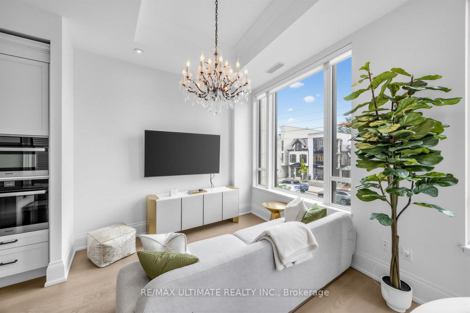 133 Hazelton Avenue, Unit 202 thumbnail 21