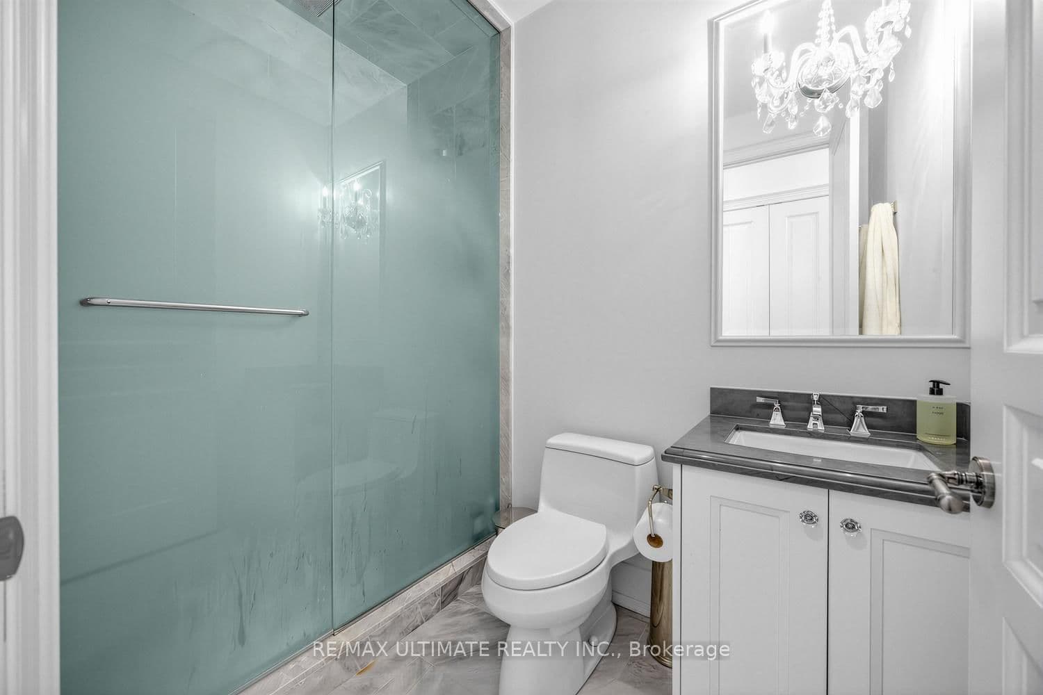 133 Hazelton Avenue, Unit 202 thumbnail 30